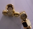 Ο χρυσός κάλυψε τους τριπλούς συνδετήρες SMA RF για τους δρομολογητές